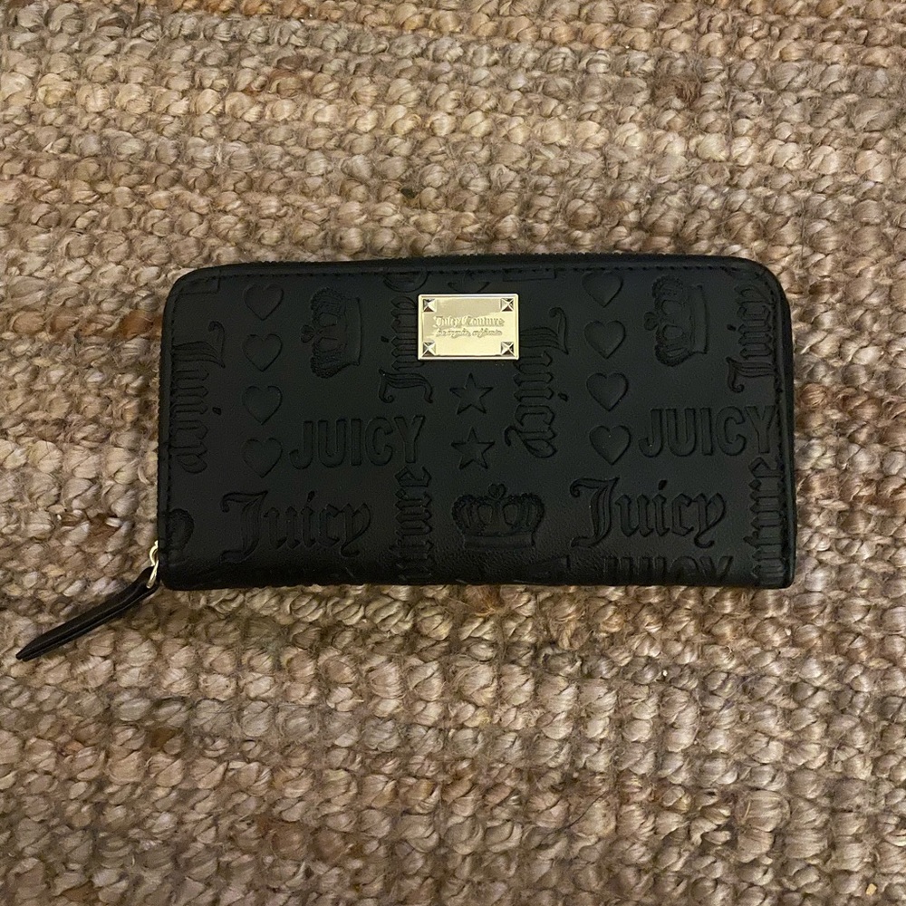 Juicy Couture Zip Wallet
